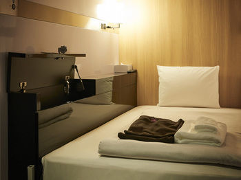 First Cabin Kyobashi Capsule hotel *