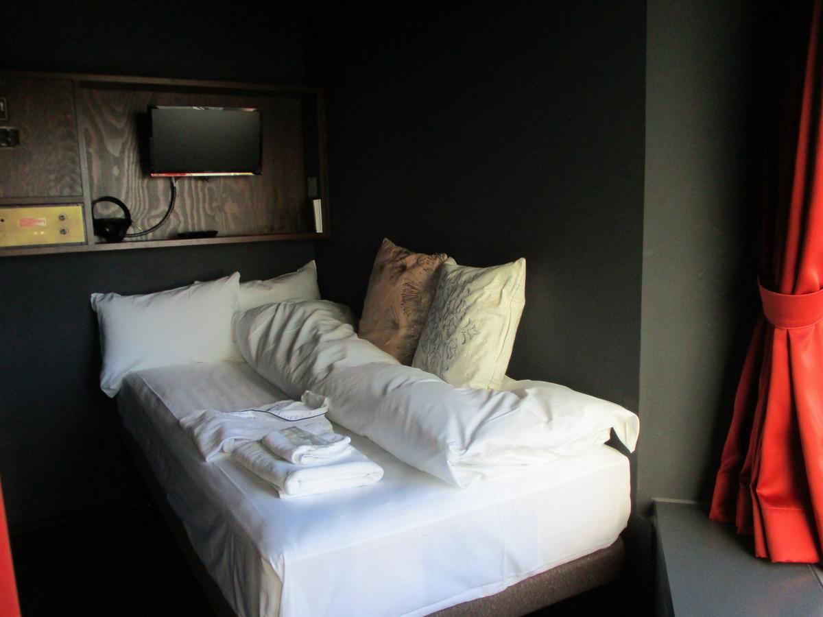 Capsule hotel The Prime Pod Ginza *