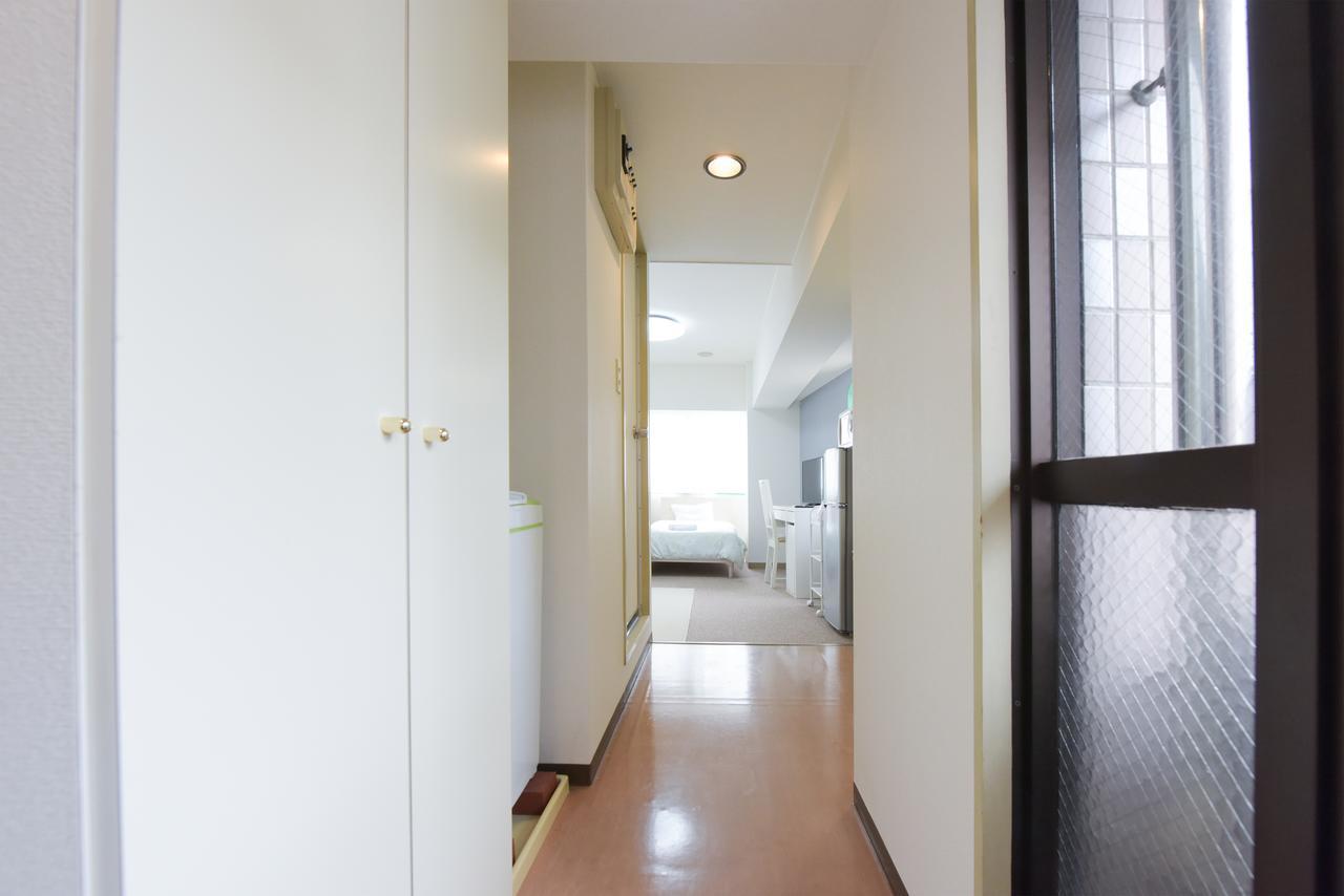 Apartment Hiroki Building *