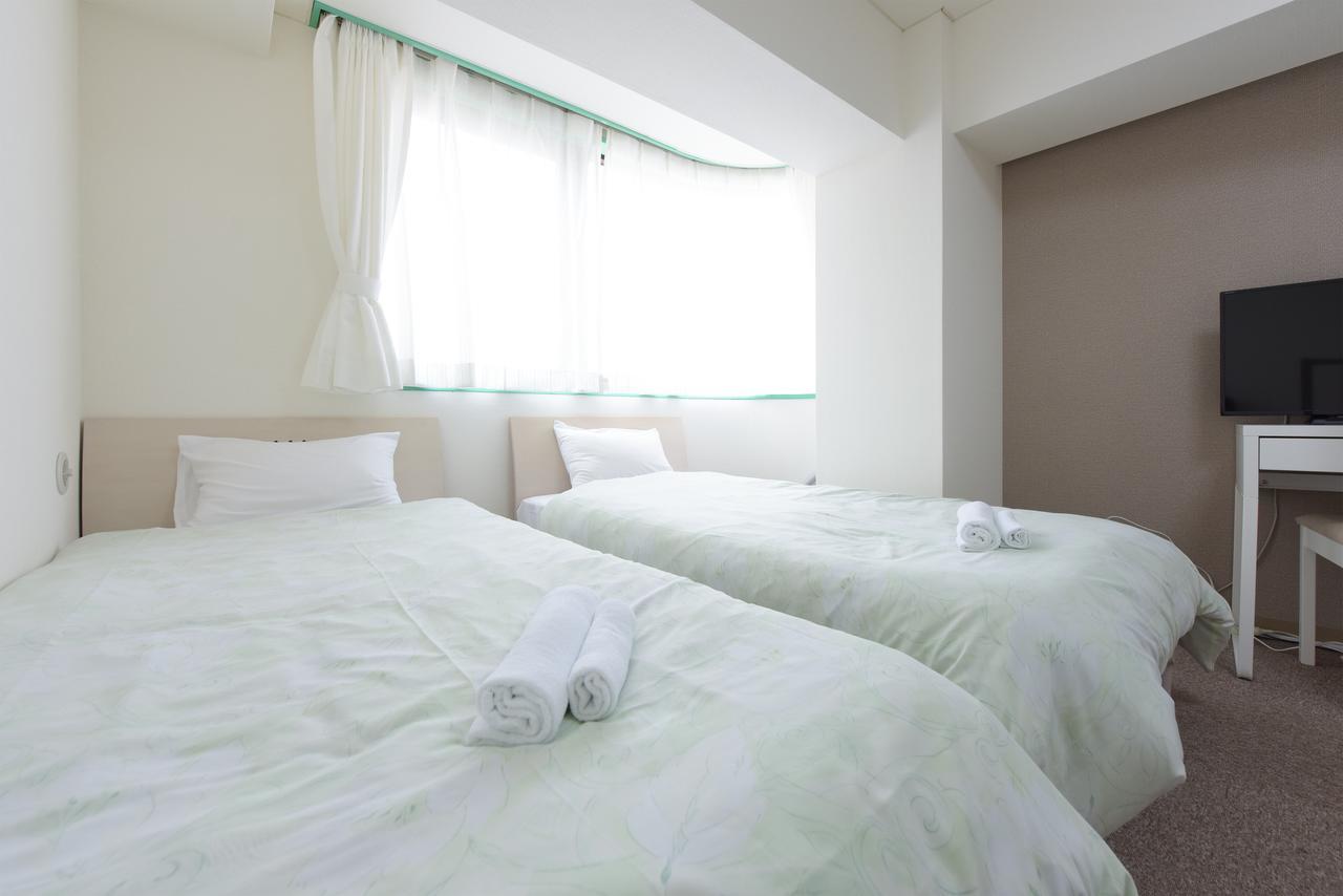 Apartment Hiroki Building *