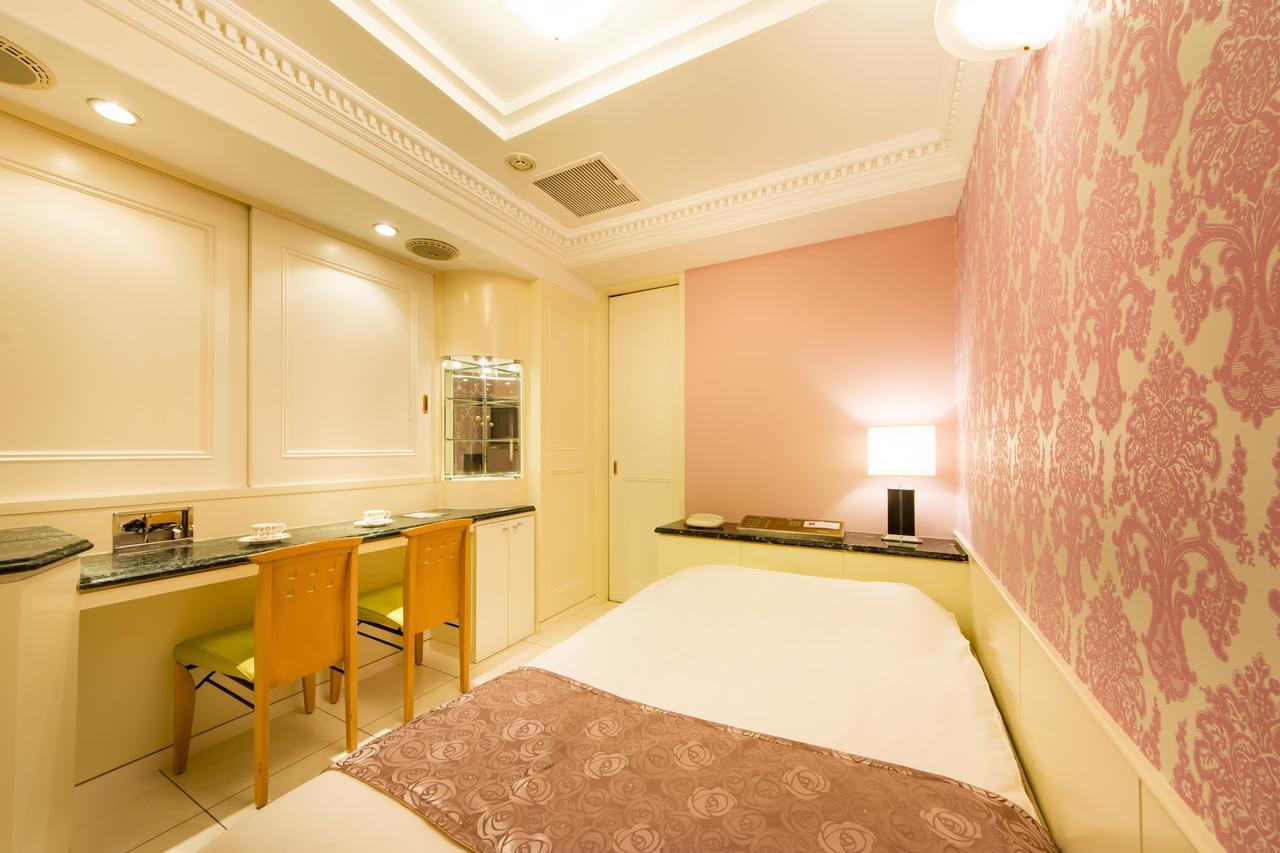 Apio (adults Only) 2*