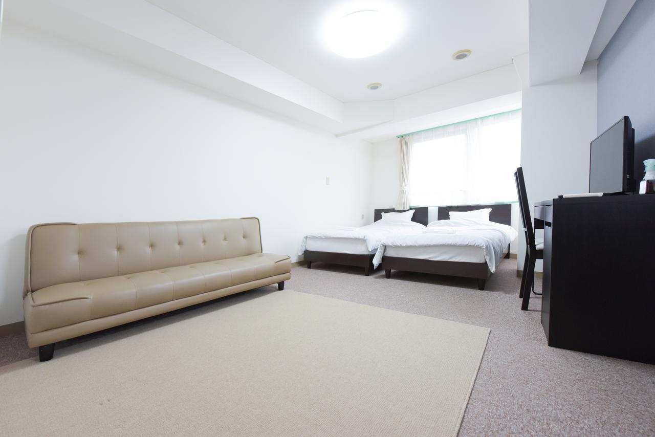 Apartment Hiroki Building *
