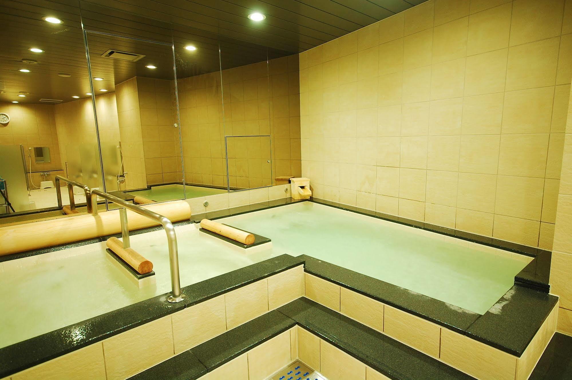 Capsule hotel Anshin Oyado Shinbashi Ekimaeten