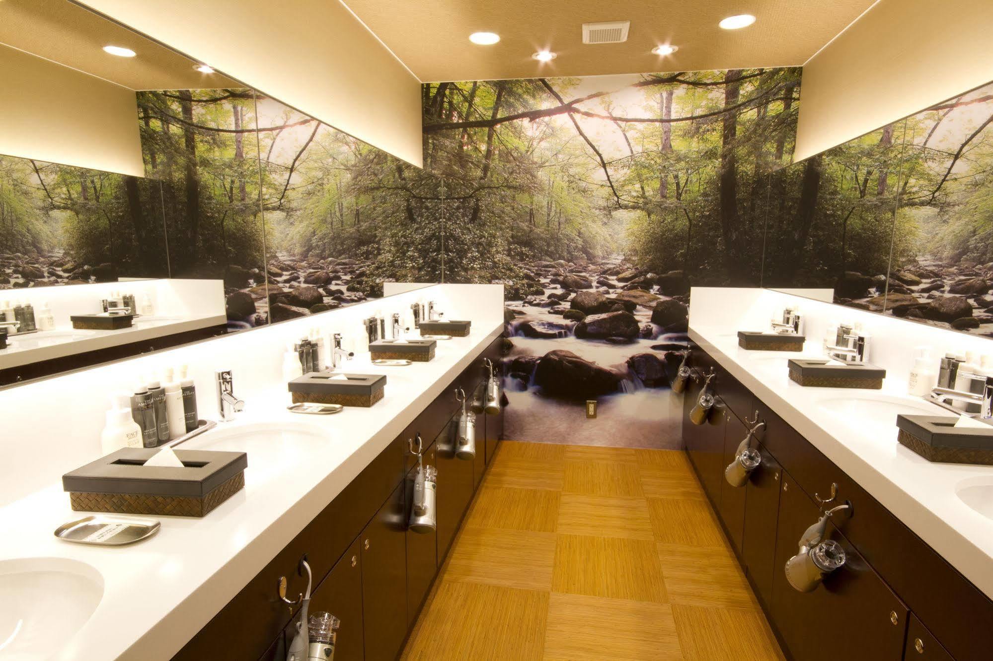 Capsule hotel Anshin Oyado Shinbashi Ekimaeten *