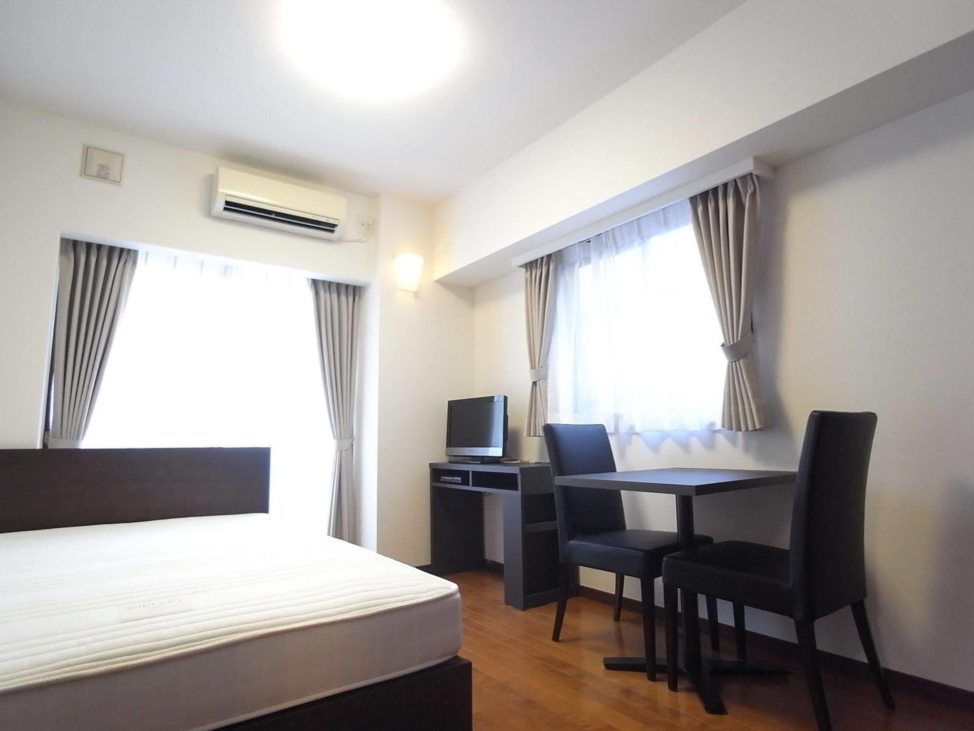Apartment Palace Shinjuku Tochomae