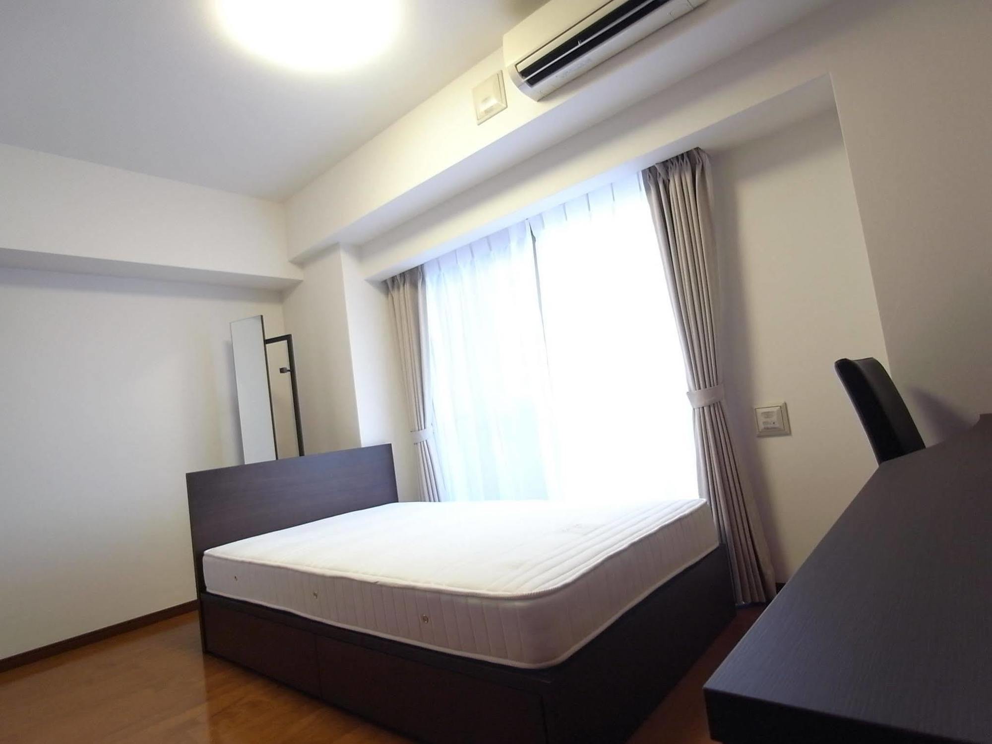 Palace Shinjuku Tochomae Apartment *