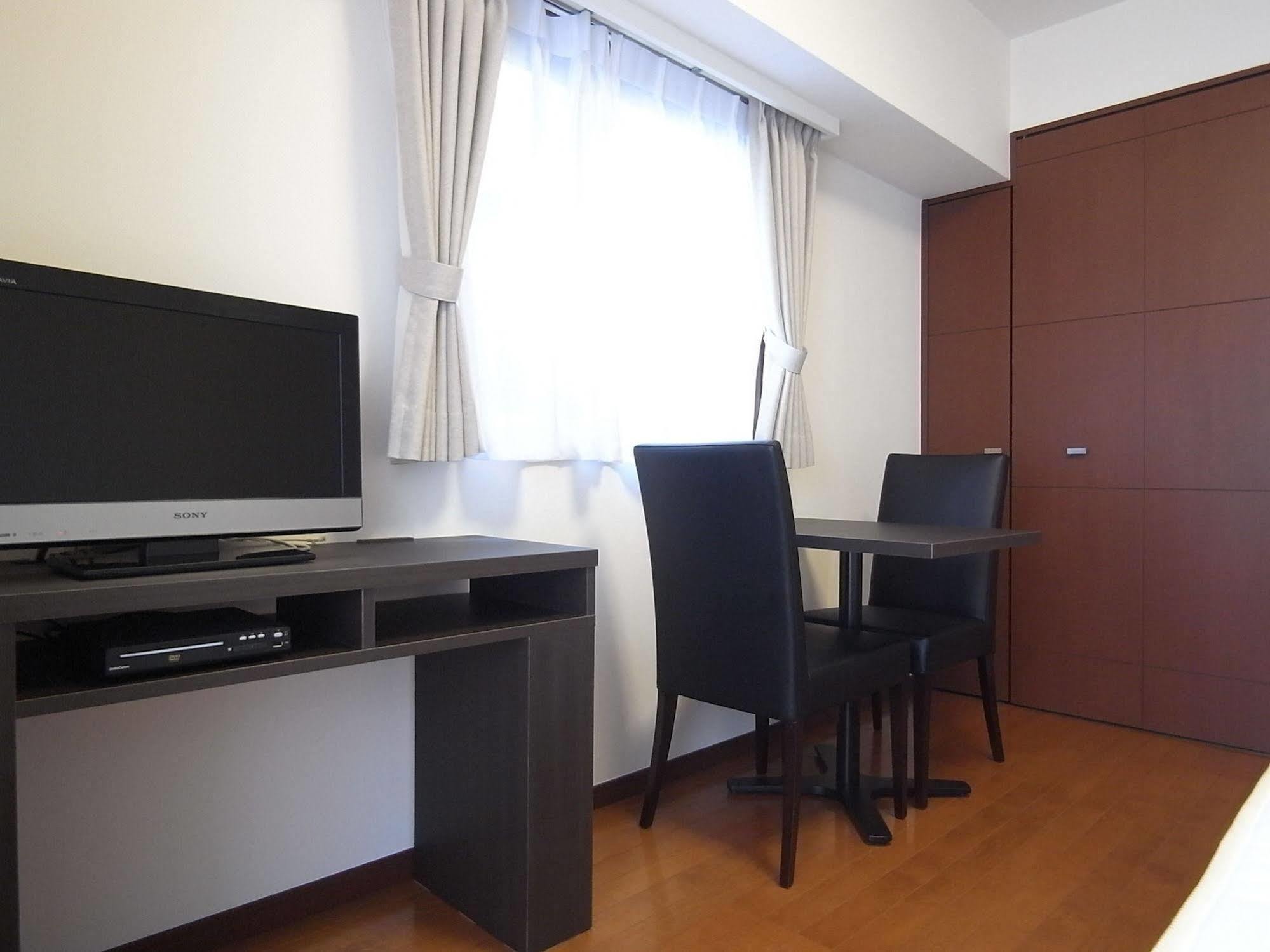 Apartment Palace Shinjuku Tochomae Tokyo