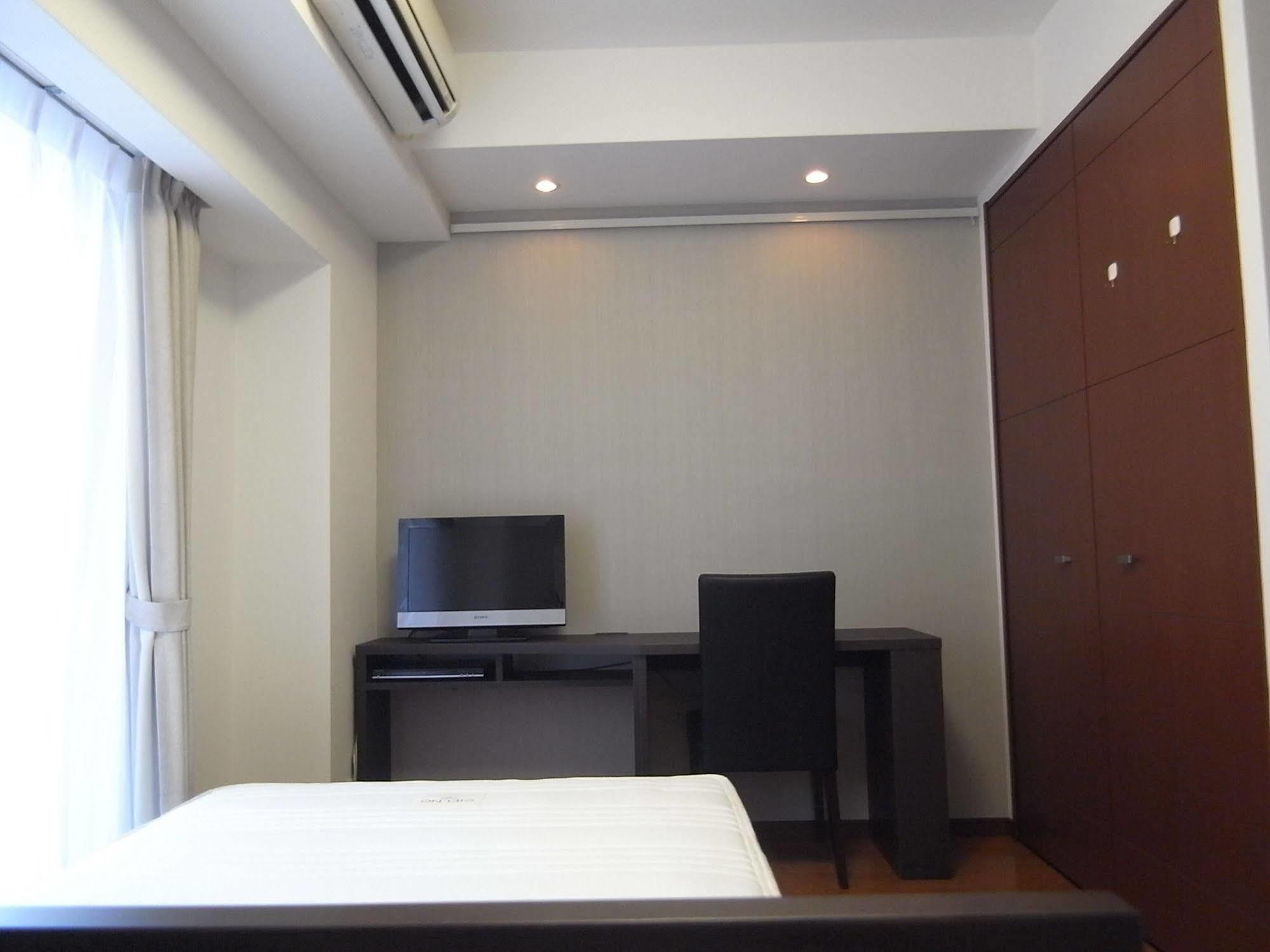 Apartment Palace Shinjuku Tochomae *