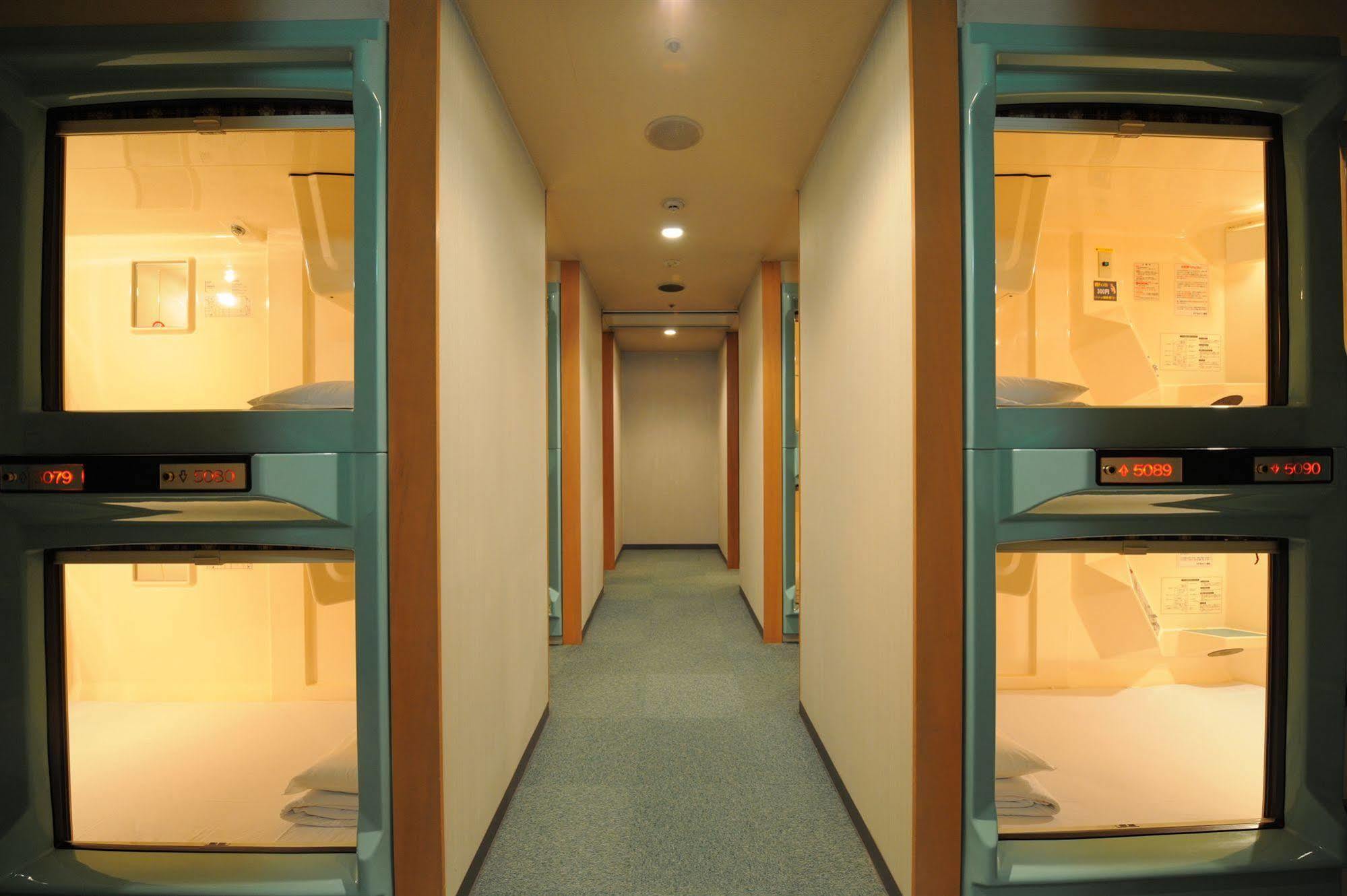 Capsule Kamata Capsule hotel