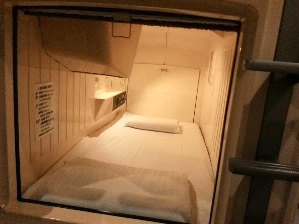 Capsule hotel Capsule Land Yushima Tokyo