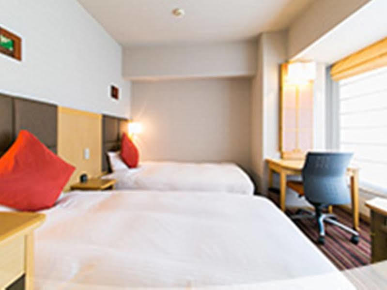 Pearl Yaesu Hotel 3*