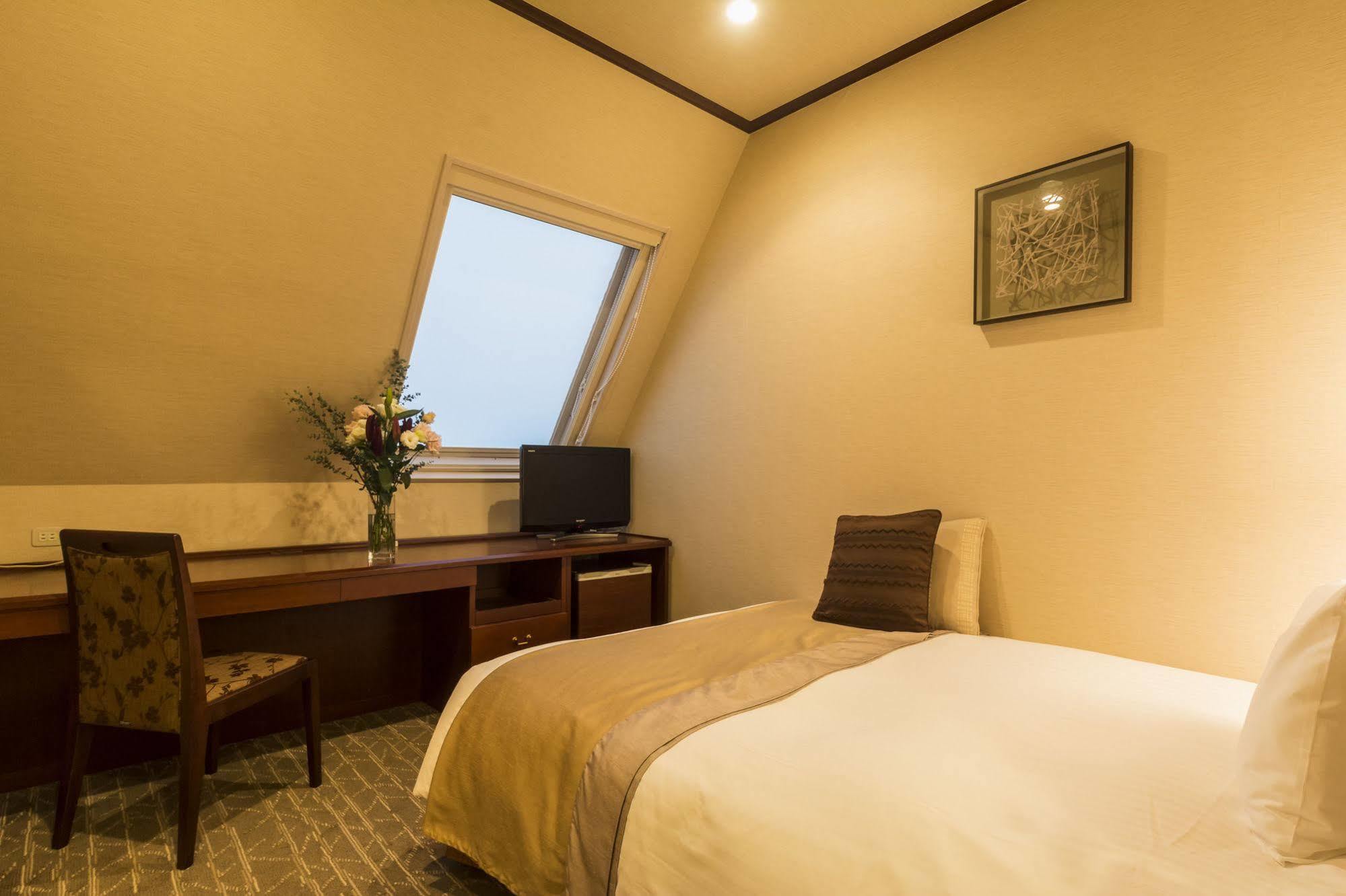 Shibuya Creston Hotel 4*