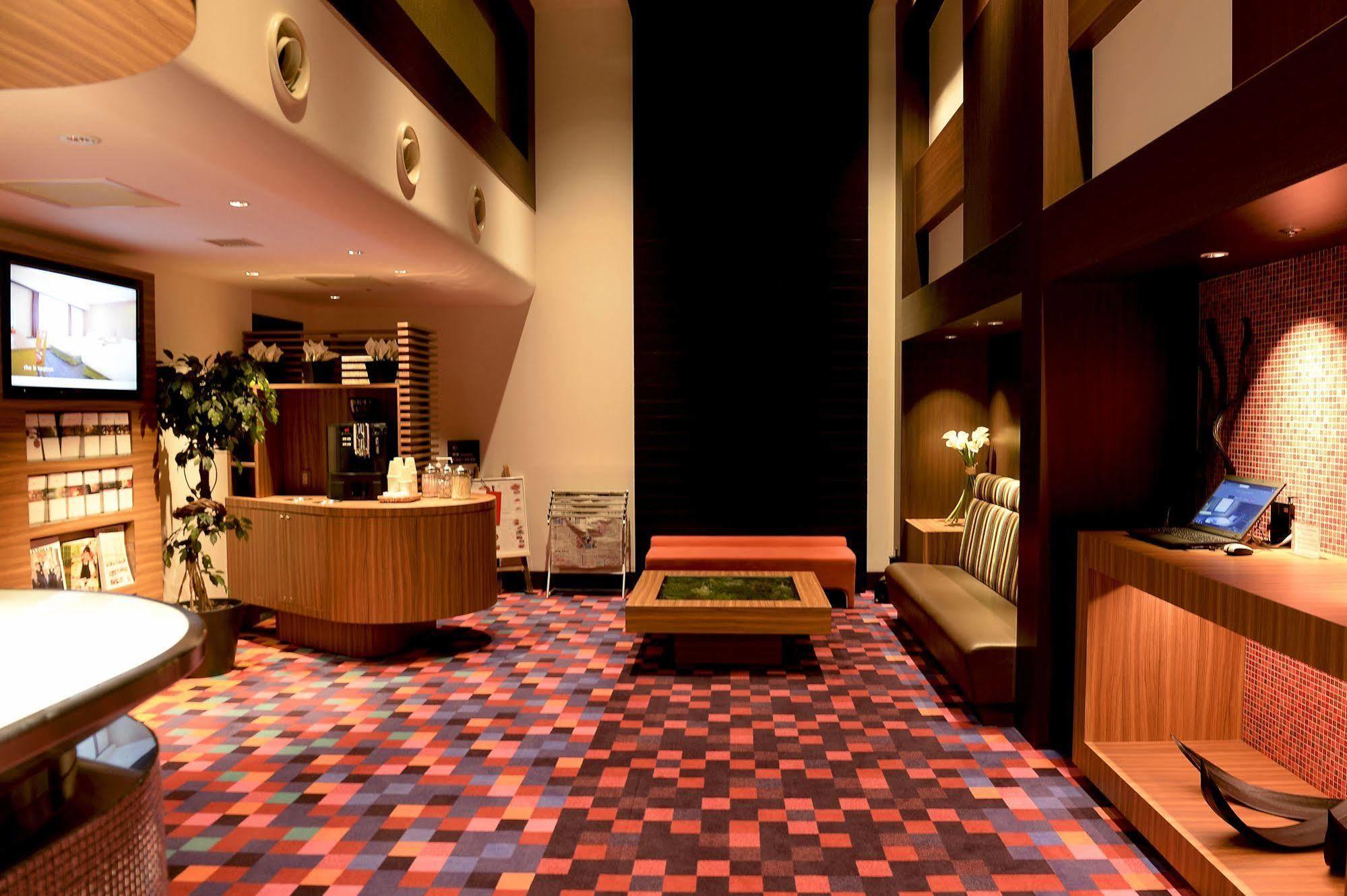The B Akasaka