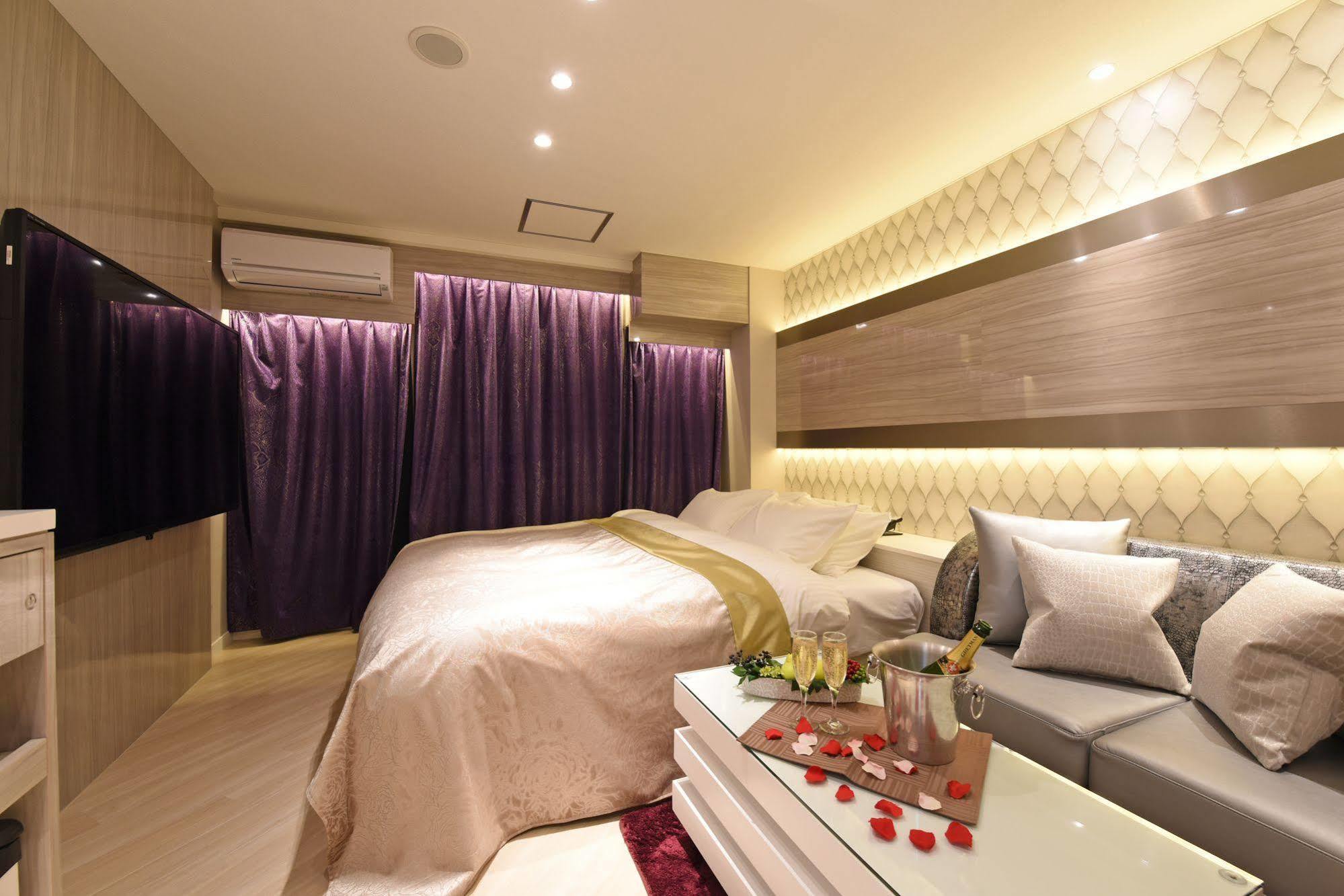 Gransky - Adults Only Tokyo
