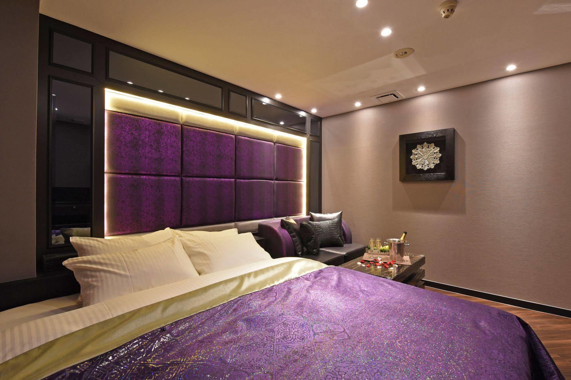Gransky - Adults Only 2* Tokyo