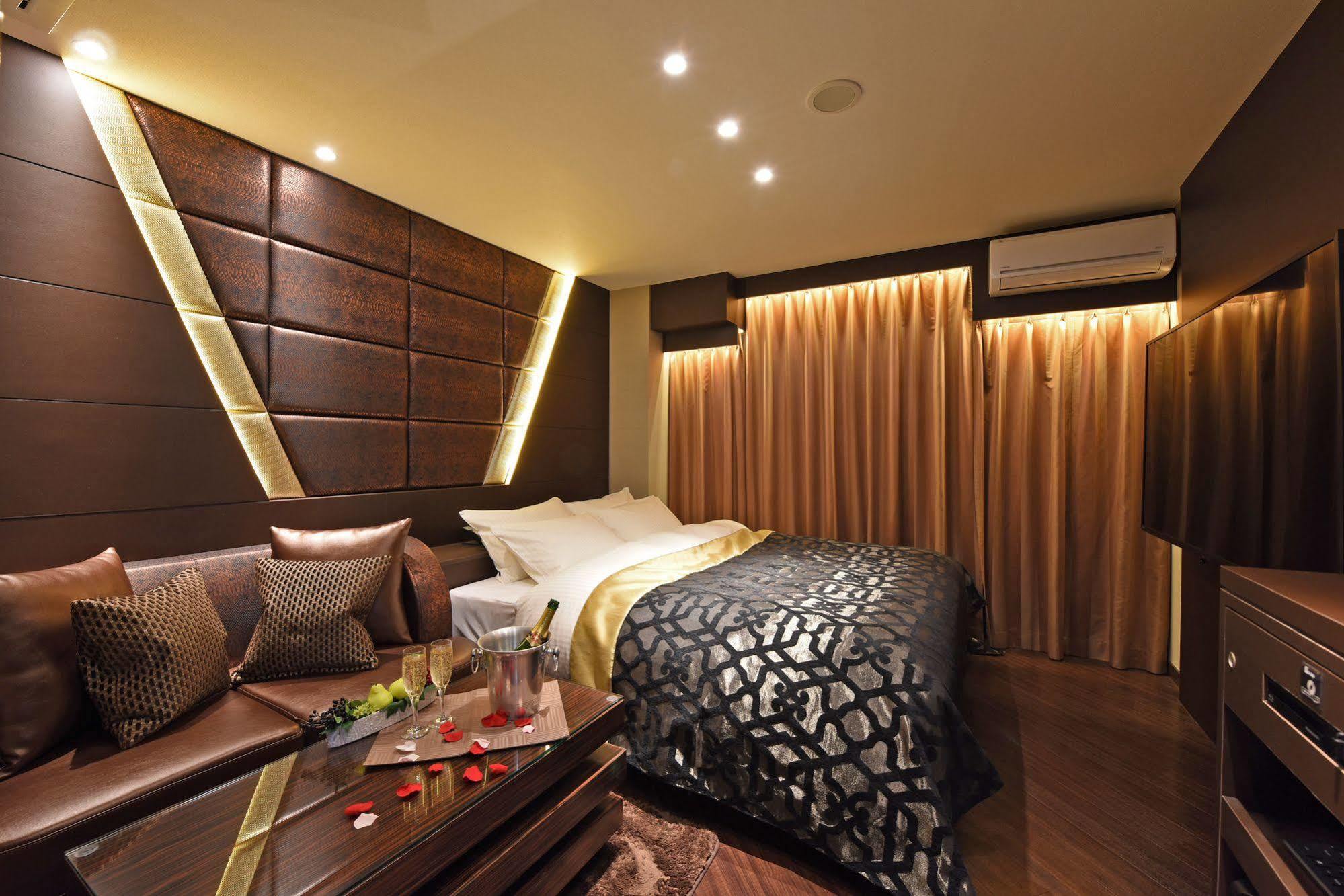 Gransky - Adults Only 2* Tokyo