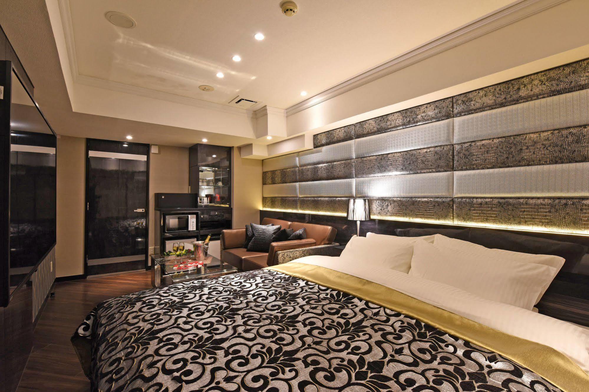 Gransky - Adults Only 2*