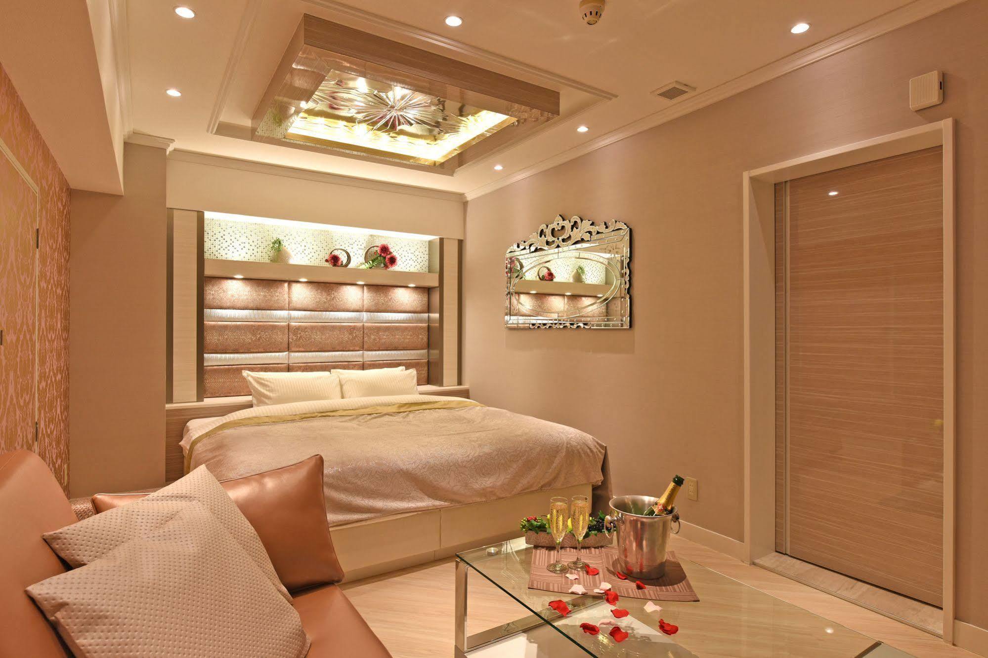 Gransky - Adults Only 2*