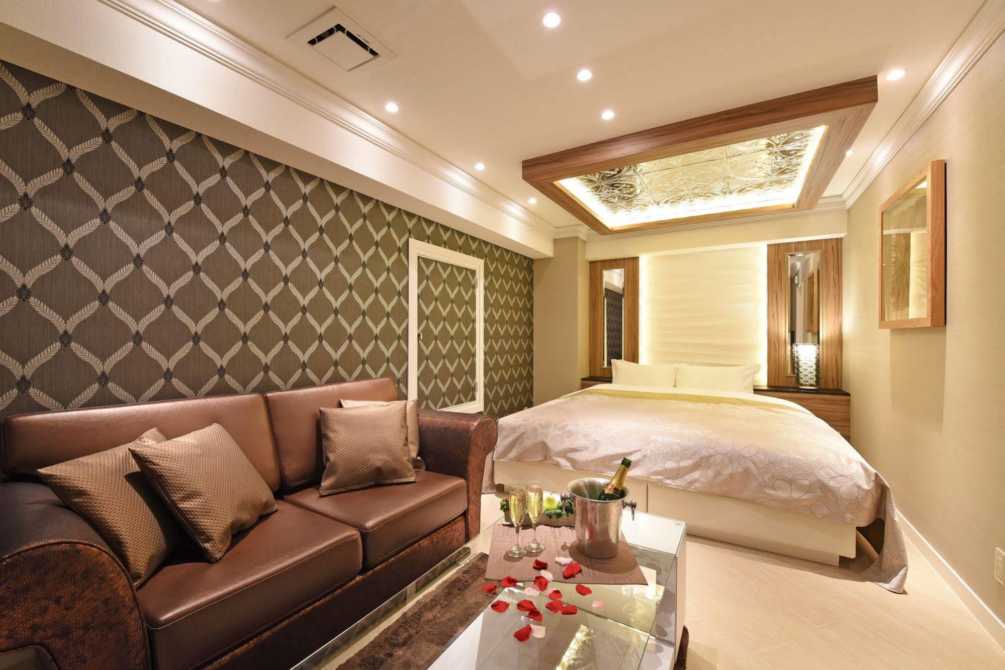 Gransky - Adults Only 2* Tokyo