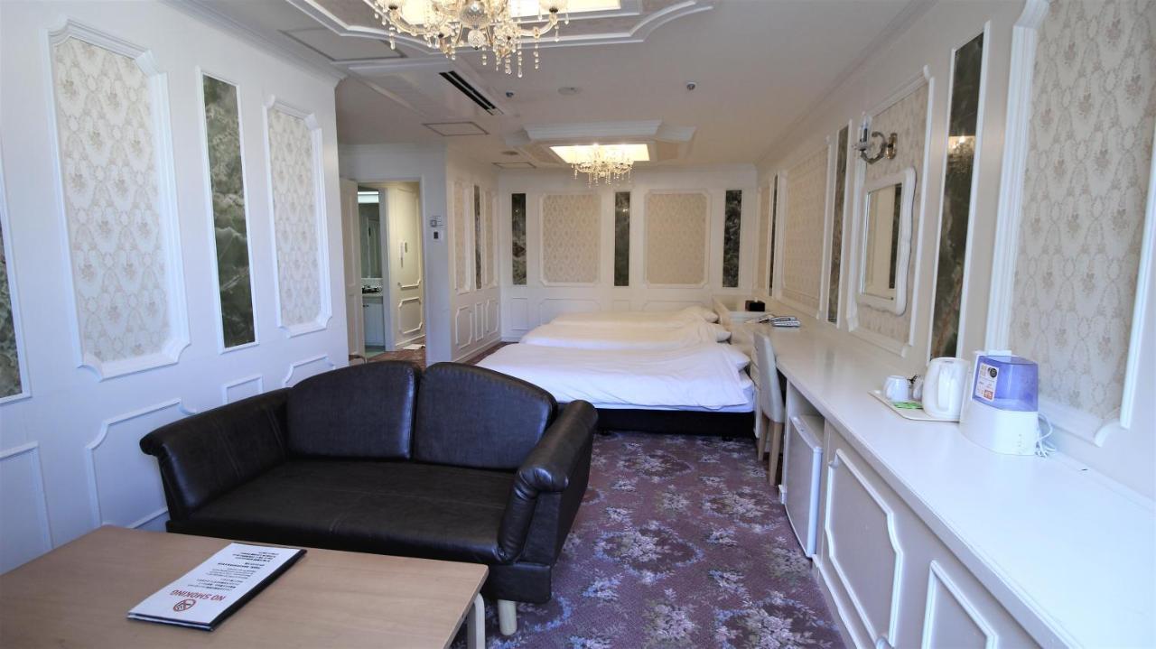 Royal Shinokubo Hotel 2*