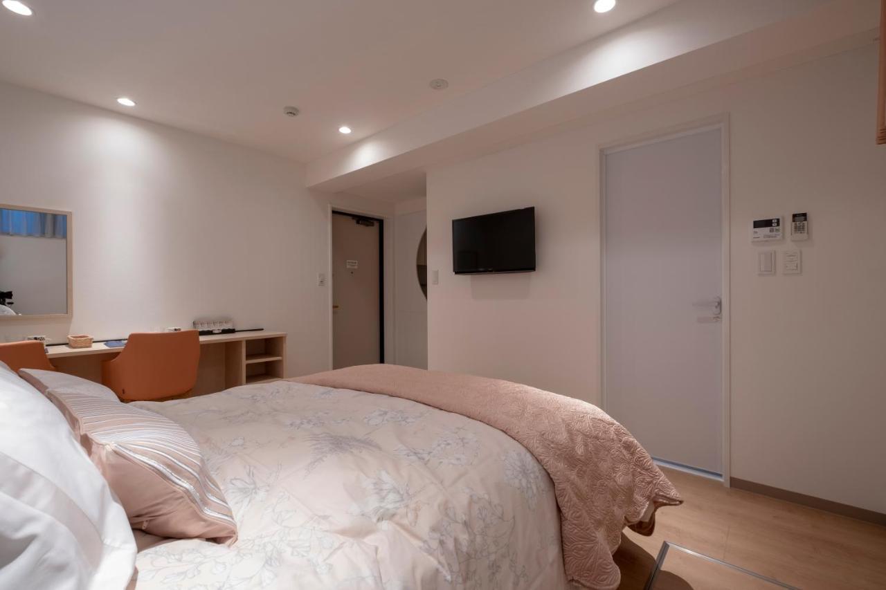 Nishi Shinjuku Apartment *