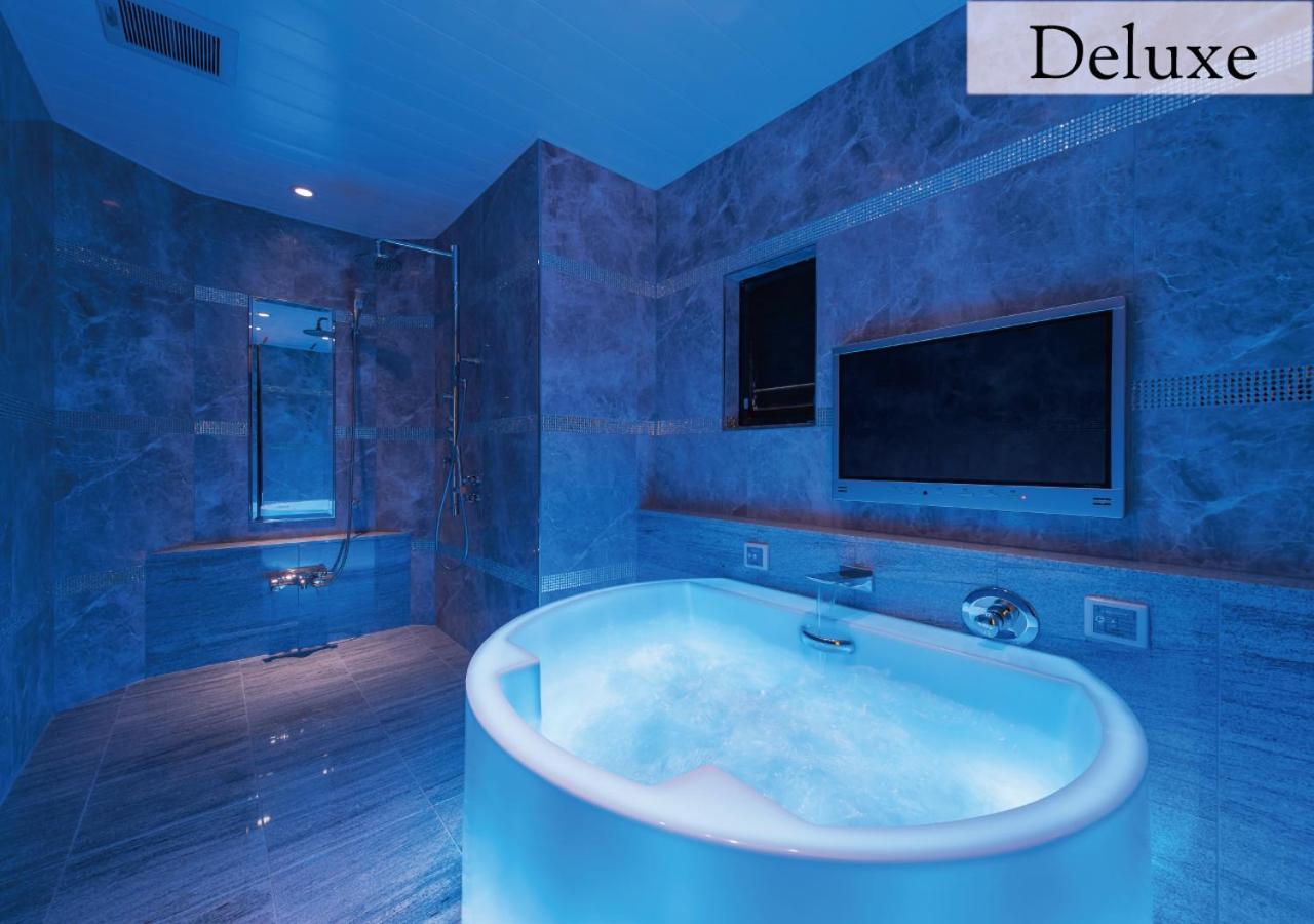 New York (adults Only)