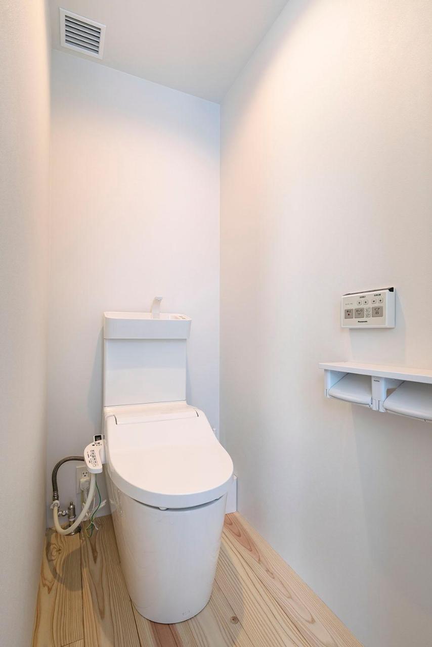 Manga Art Hotel, * Tokyo