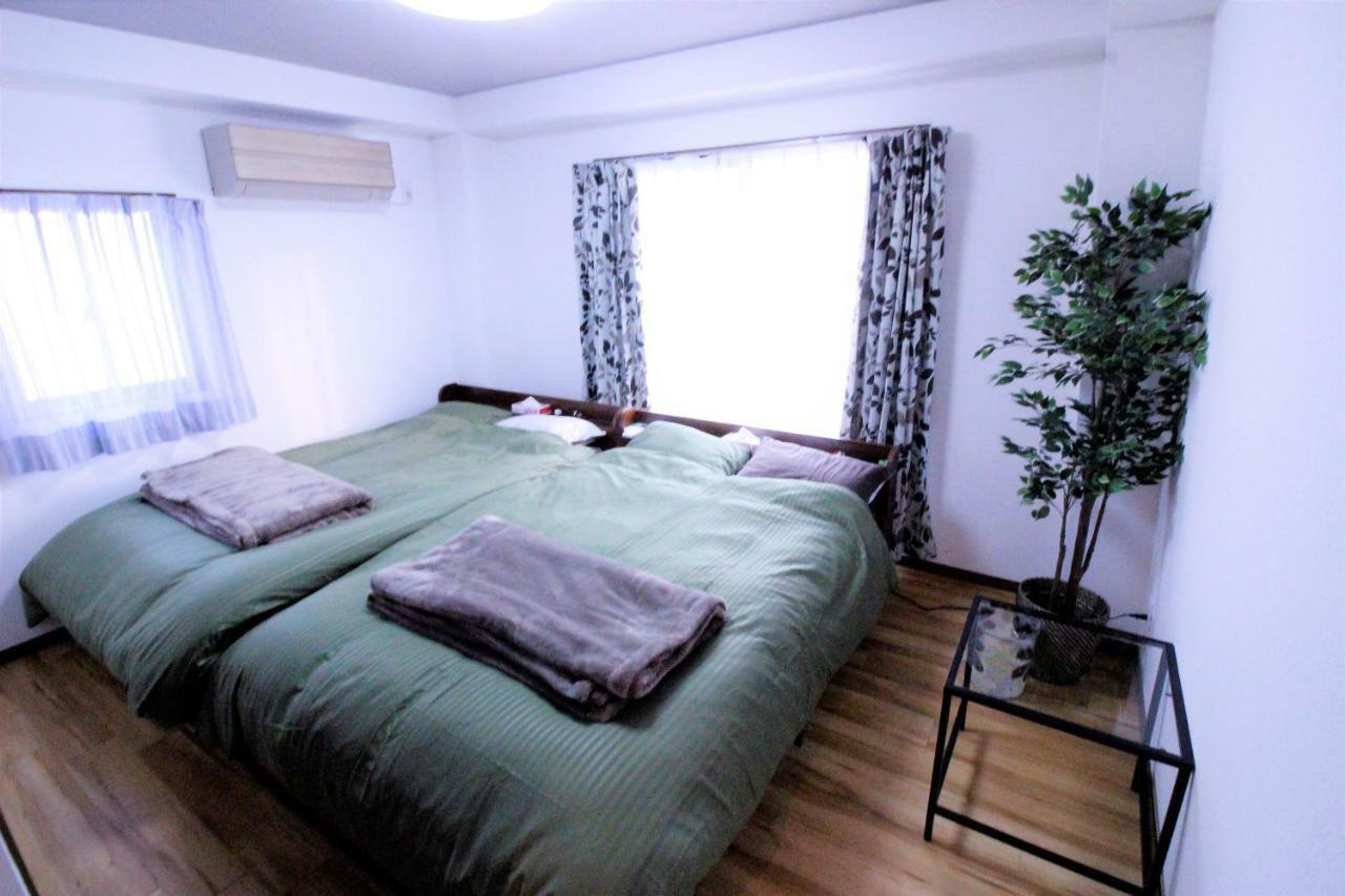 Field 5-6f Apartment