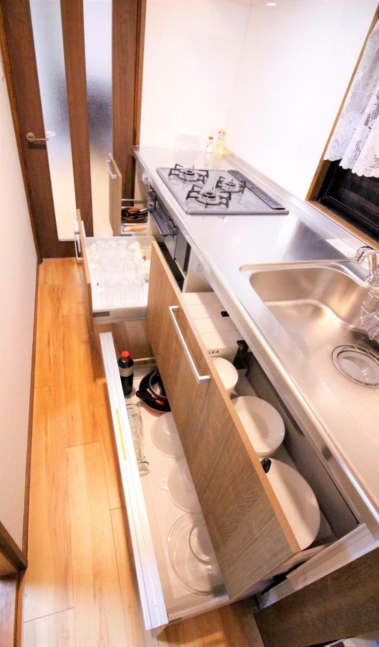 Field 5-6f Apartment *
