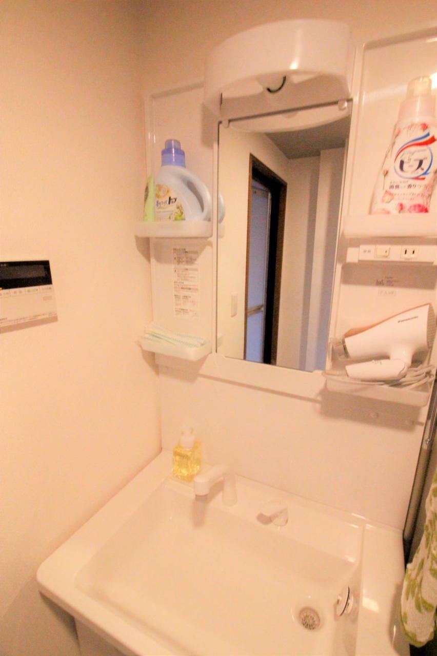 Field 5-6f Apartment