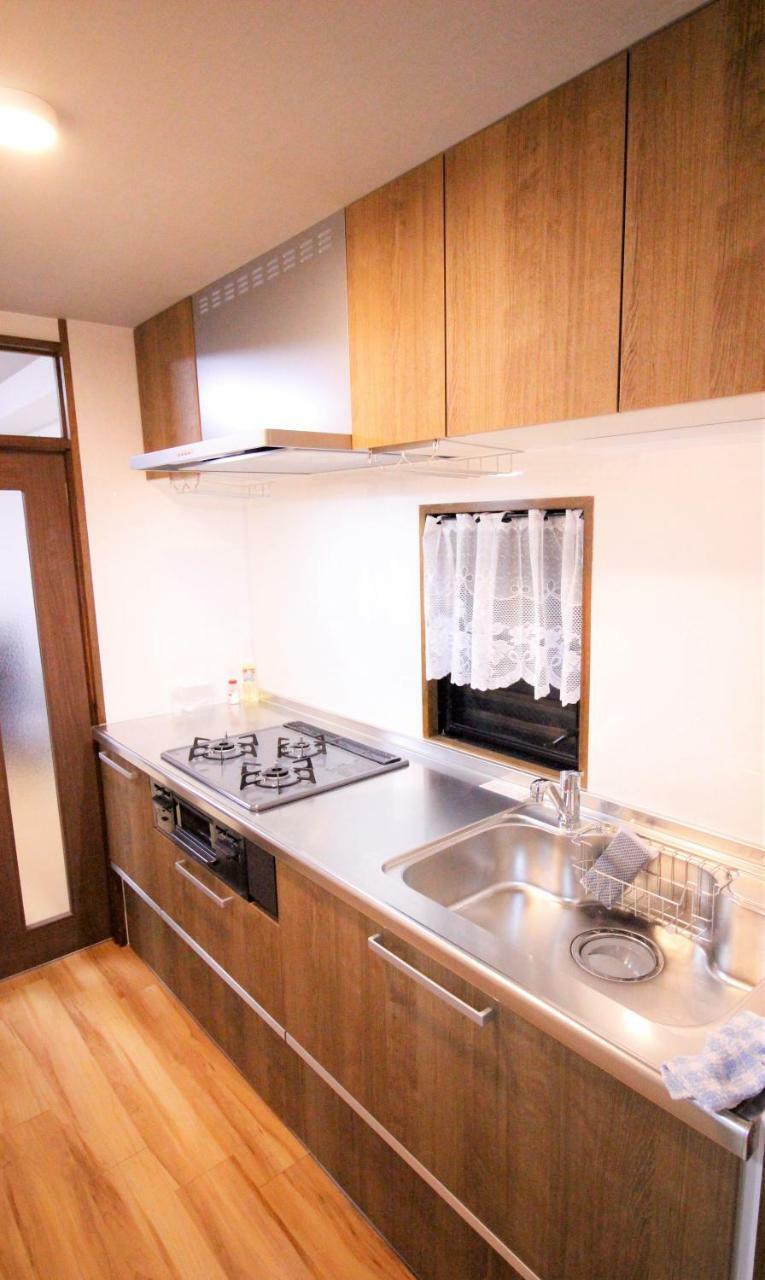 Field 5-6f Apartment