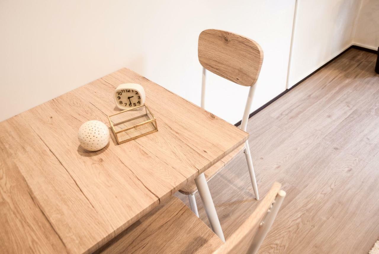 Apartment Dash Living Tsukiji Tokyo