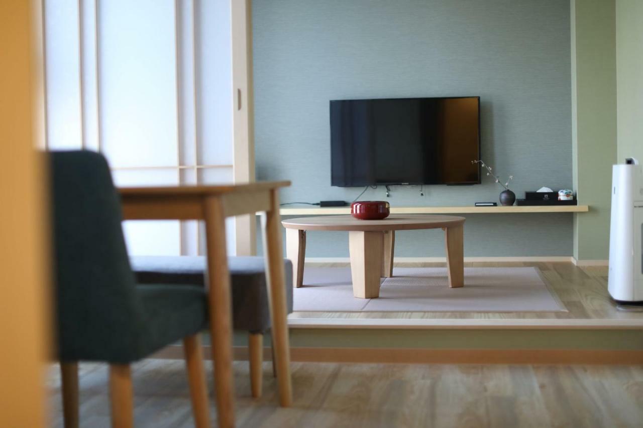Sola Aparthotel 3*