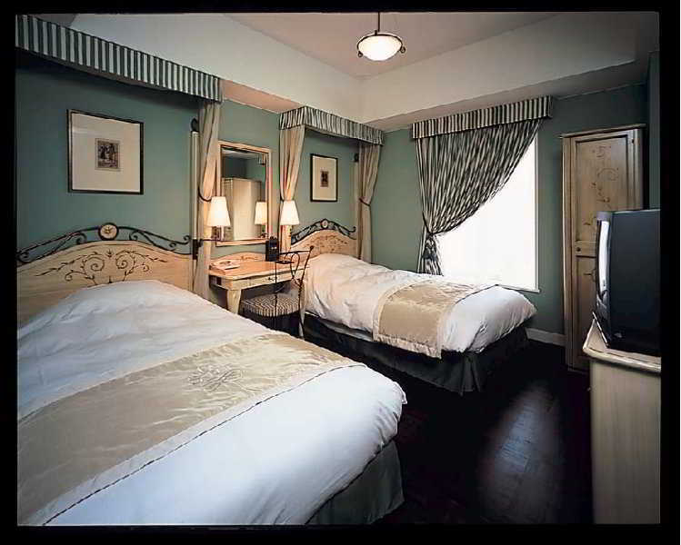 Monterey Lasoeur Ginza 4*
