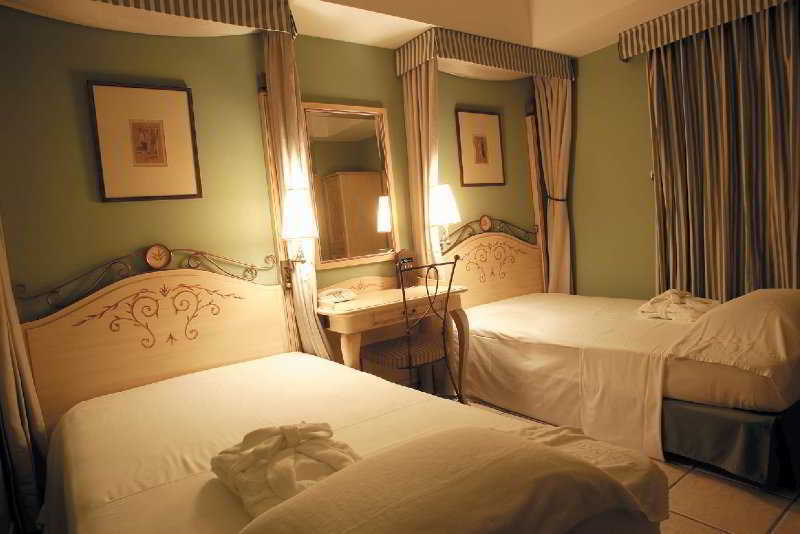 Monterey Lasoeur Ginza 4*