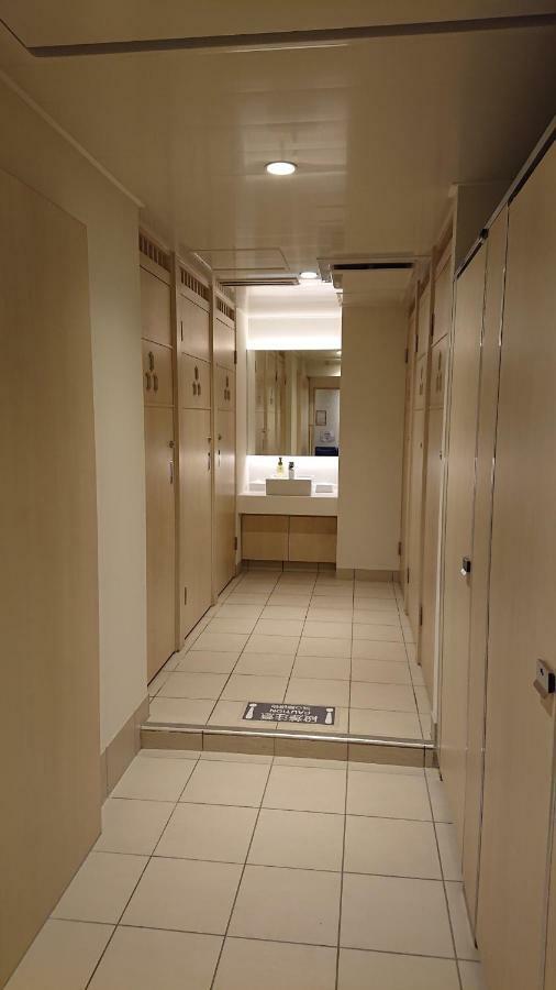 Capsule hotel Ginza Bay 2*