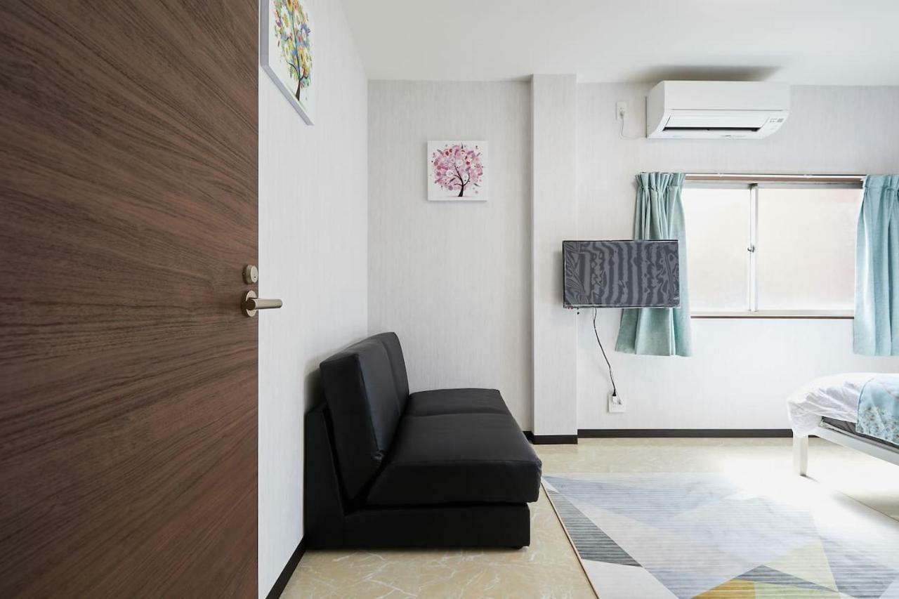 Mitsuba Apartment