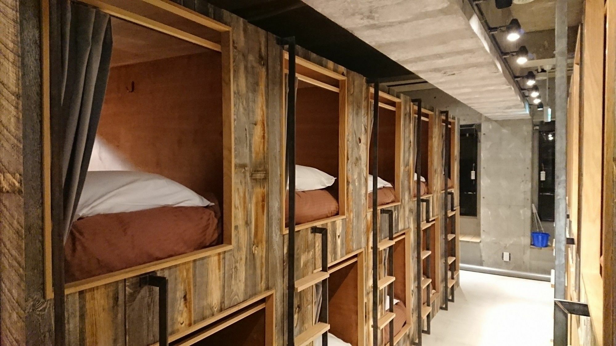 Hostel & Kikka *