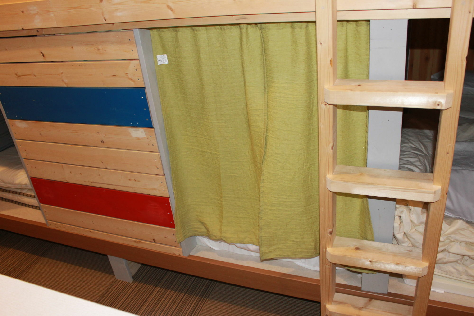Azalea Hostel *