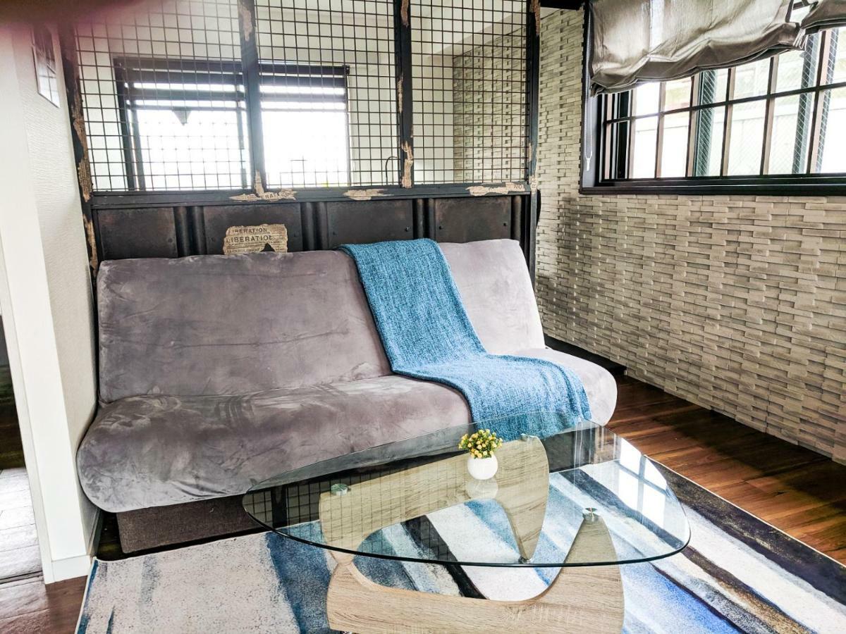 Custom Style & Luxury- Live The Expat Life In Tyo *