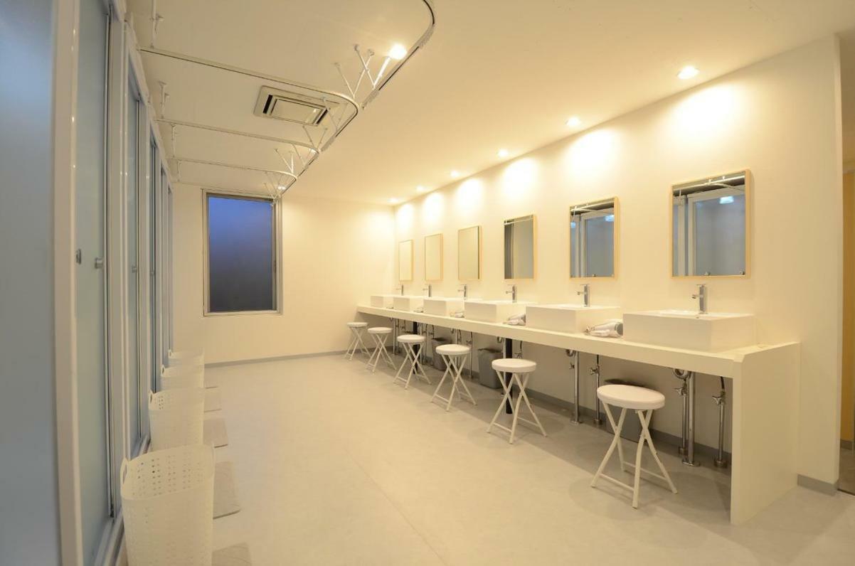 Moon Station Capsule hotel