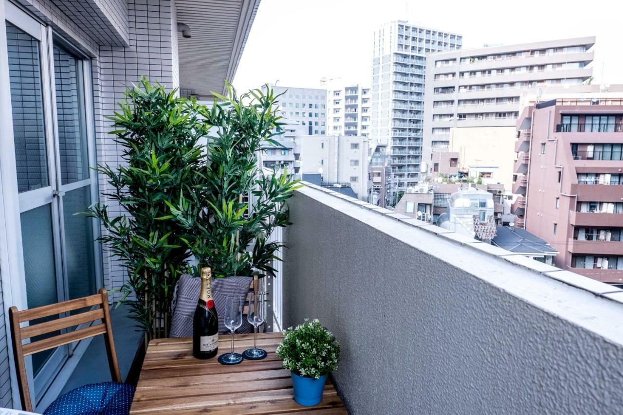 Charming With Private Balcony
