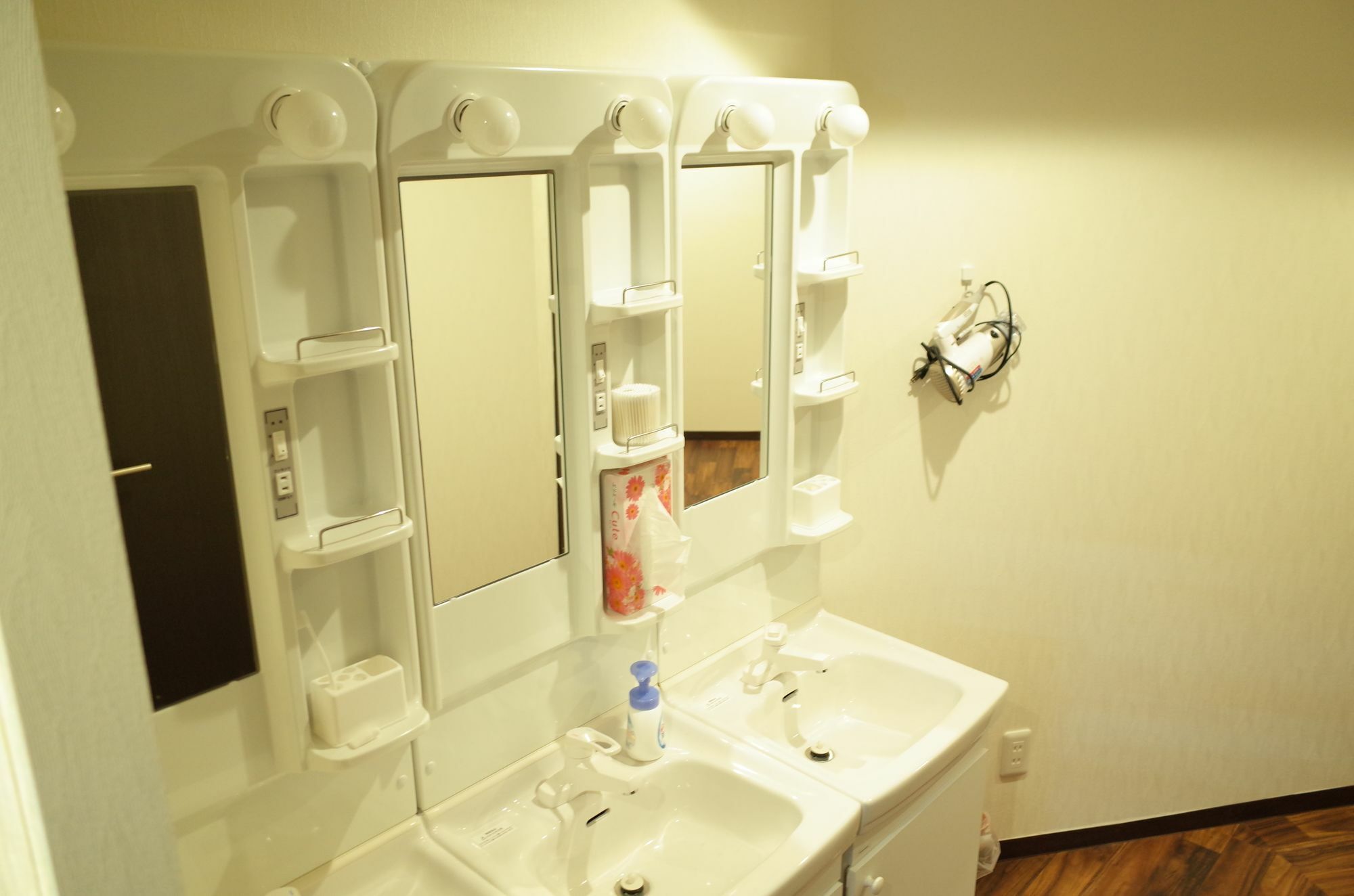 Hotel Bnb+ Shinjuku Castle - Tokyo