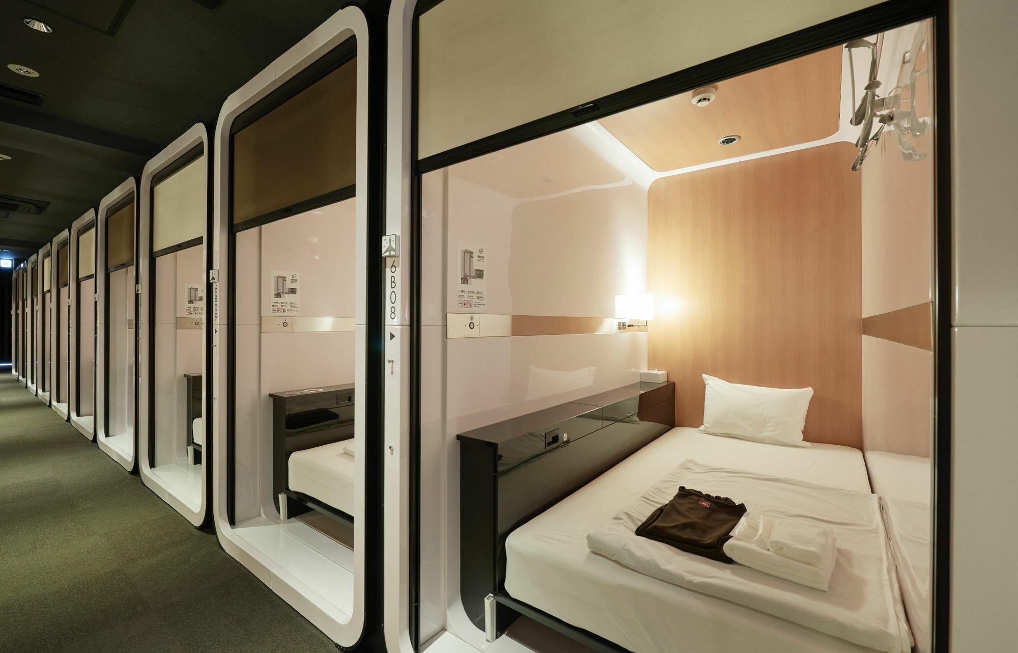 Capsule hotel First Cabin Kyobashi Tokyo