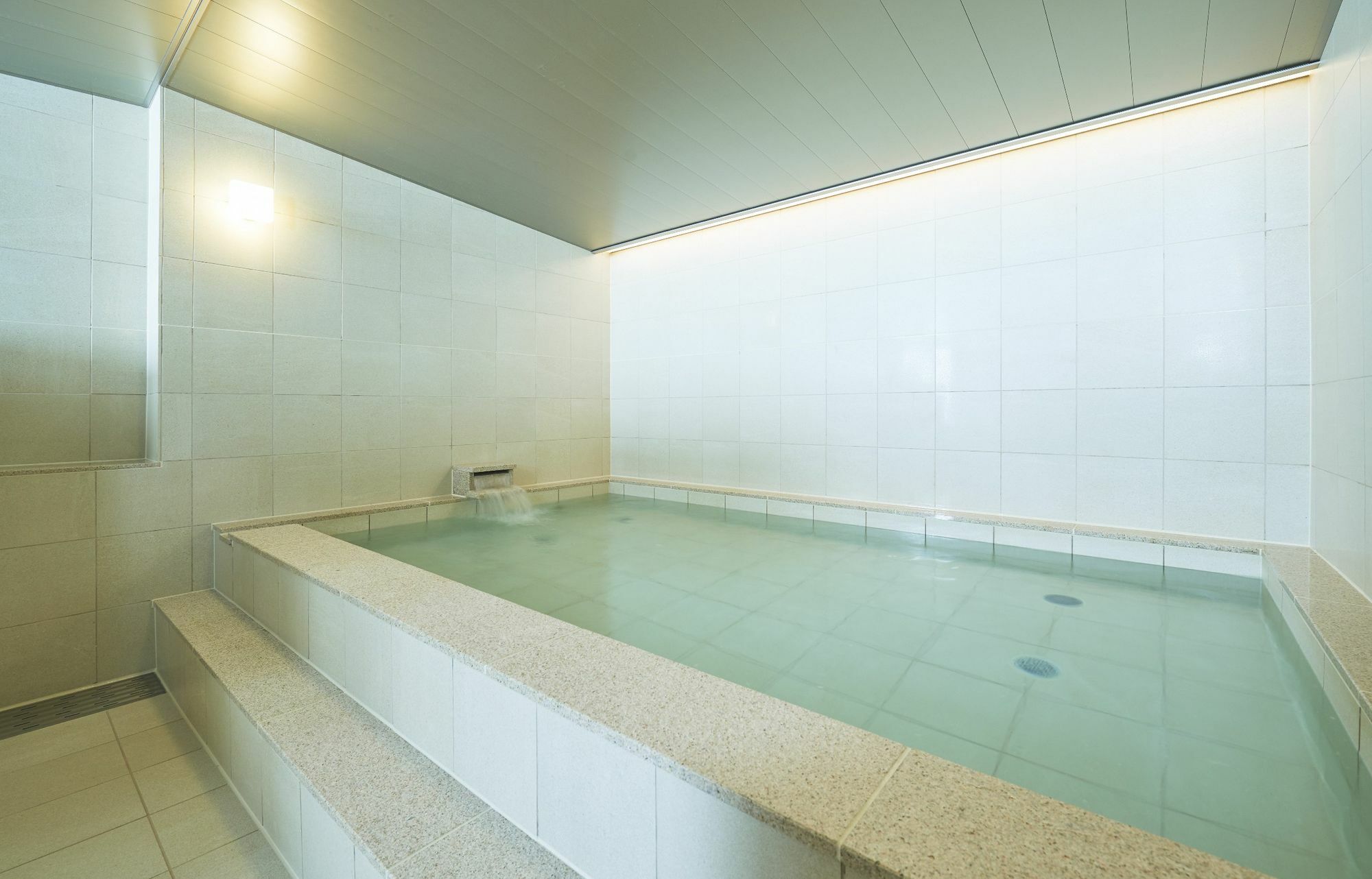 First Cabin Kyobashi Capsule hotel *