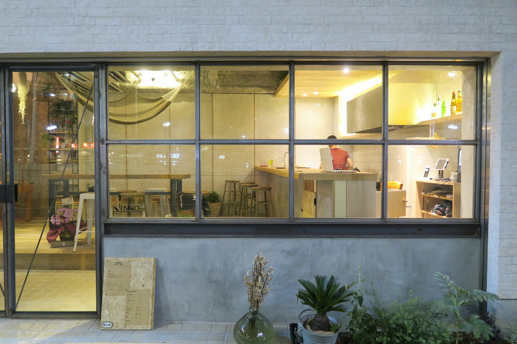 Hostel Inno & Pub Lounge Ueno,