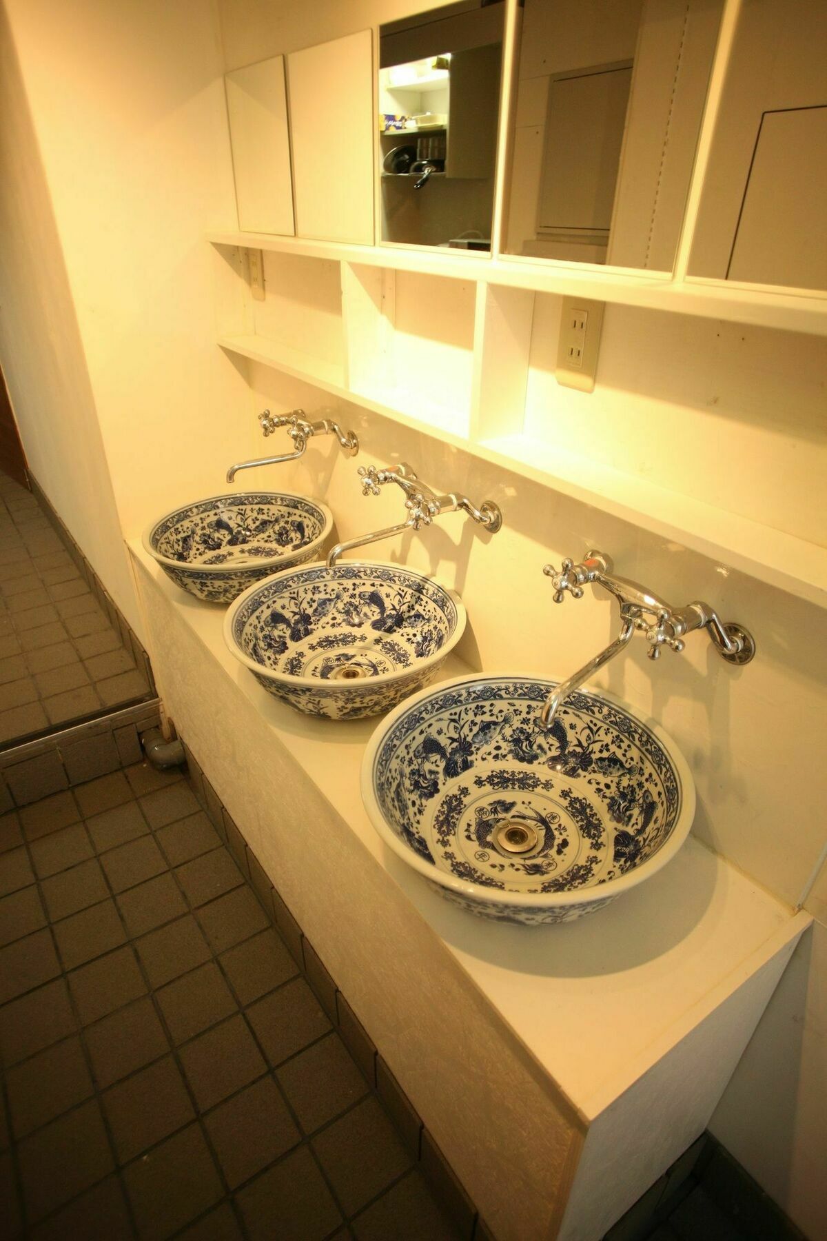 Base Komagome Hostel *
