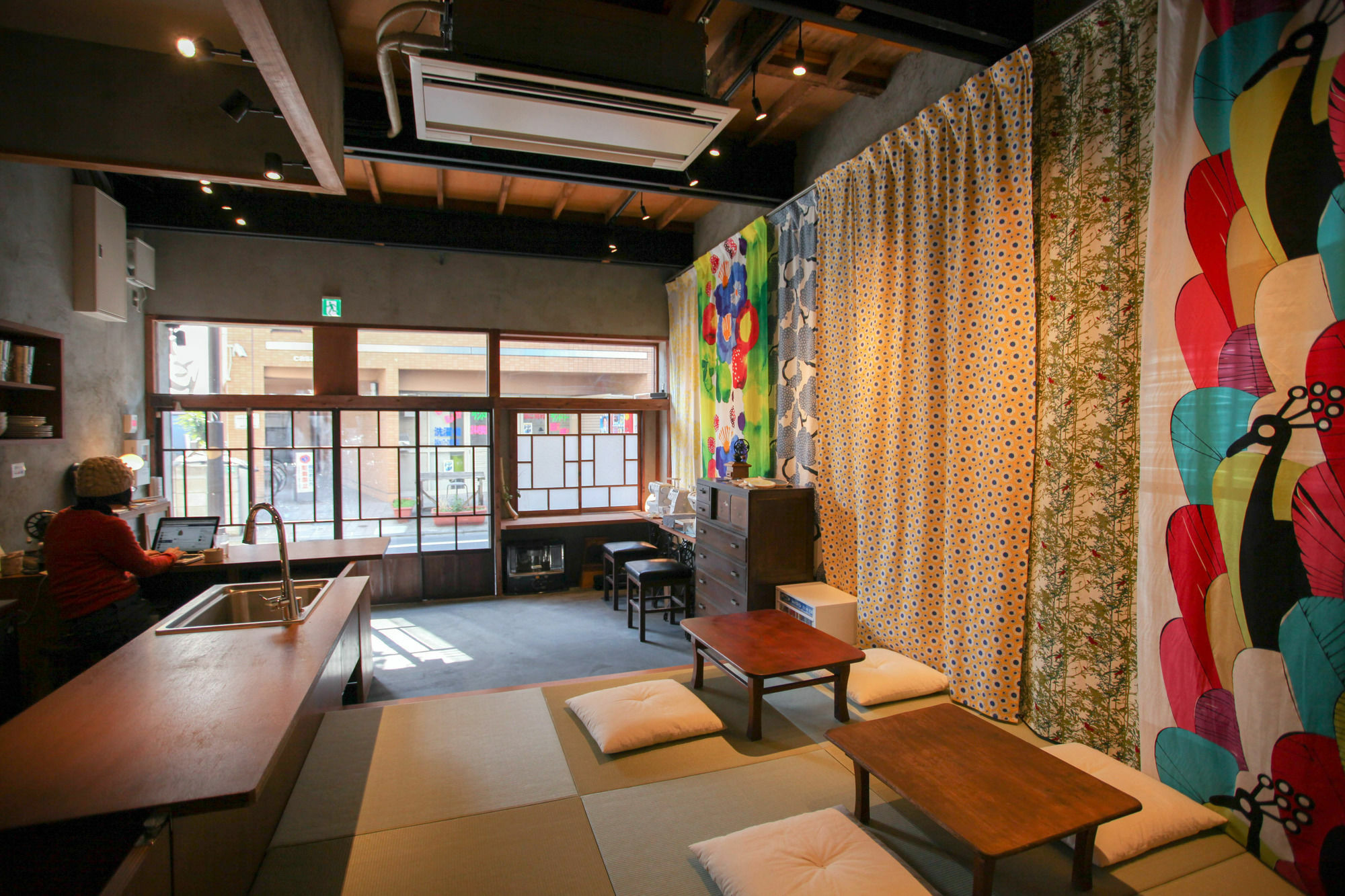 Sheena To Ippei Tokyo