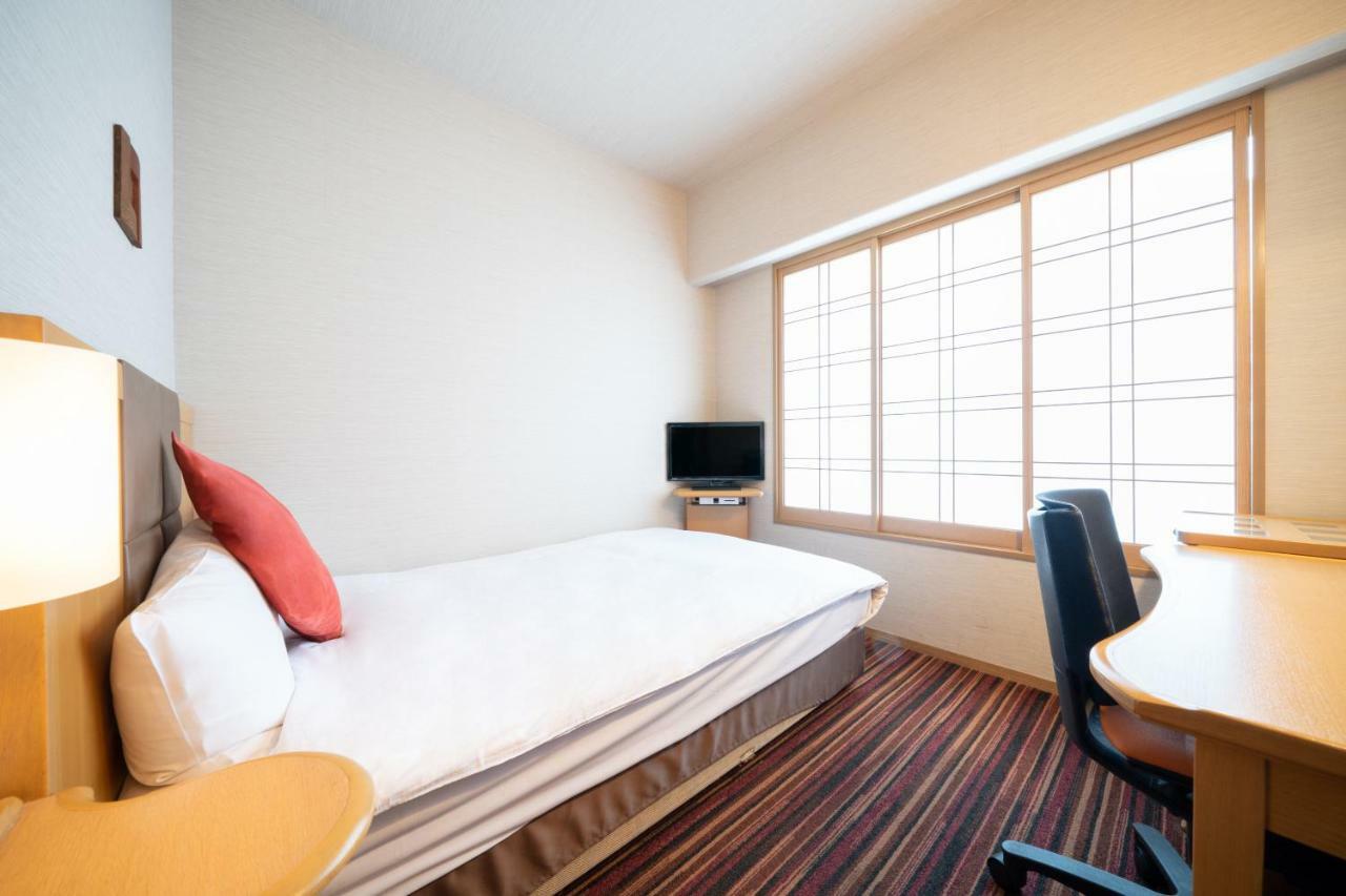 Hotel Pearl Yaesu 3*