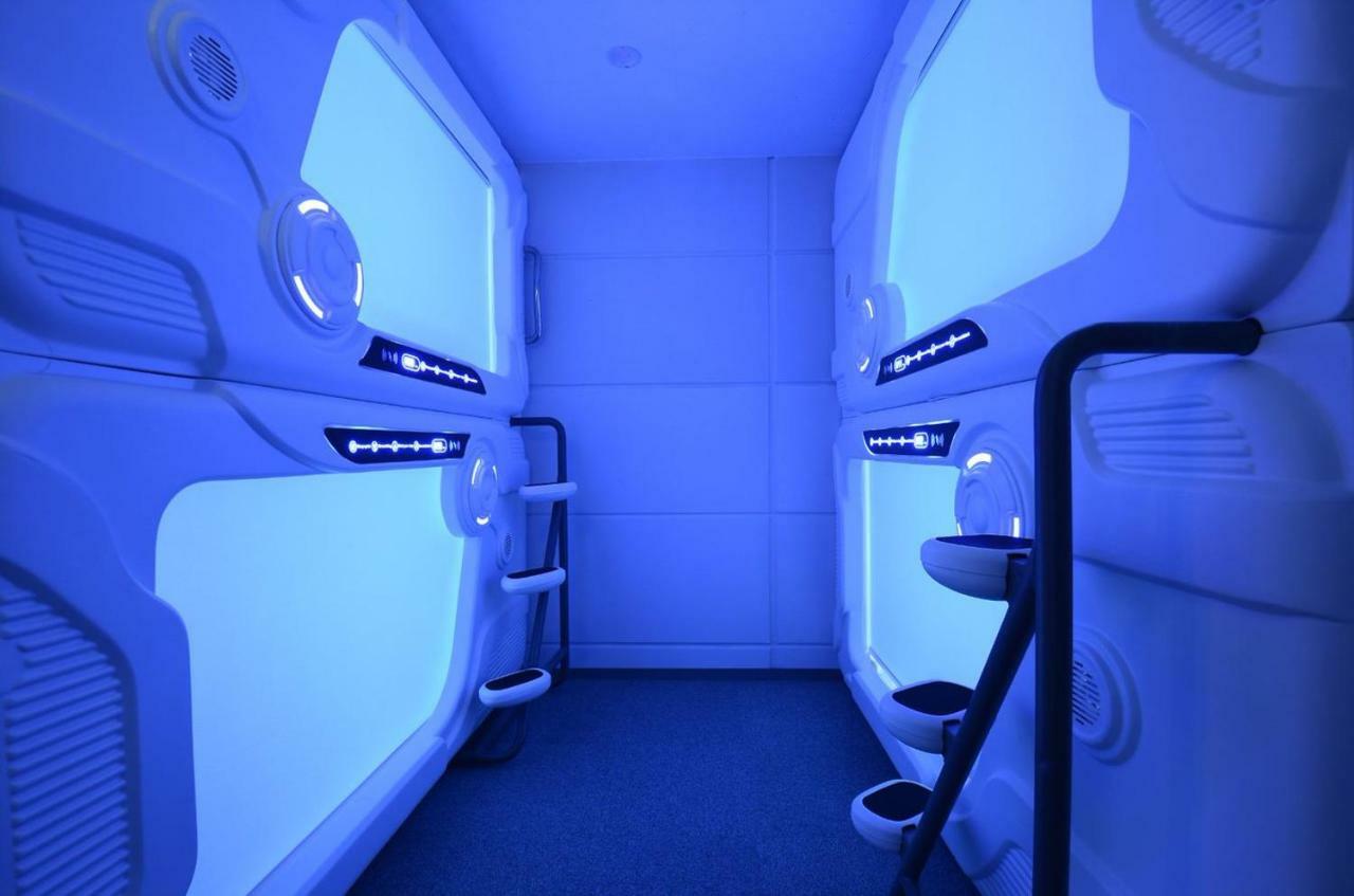 Moon Station Capsule hotel